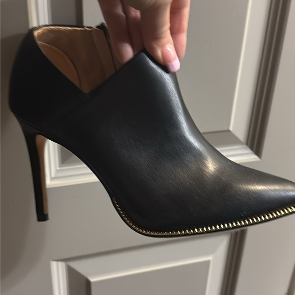 BCBG booties in black